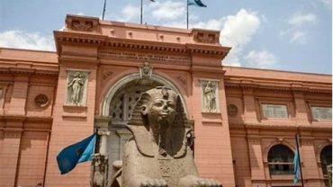 Explore the Treasures of Ancient Egypt at the Egyptian Museum in Tahrir Square