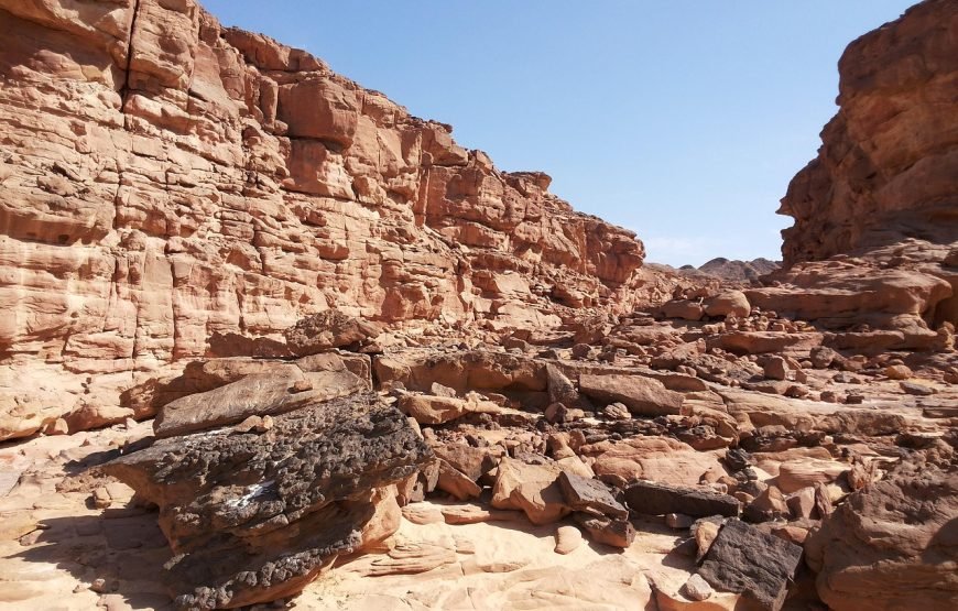 Day Trip to Dahab – Blue Hole, Beaches & Boho Vibes